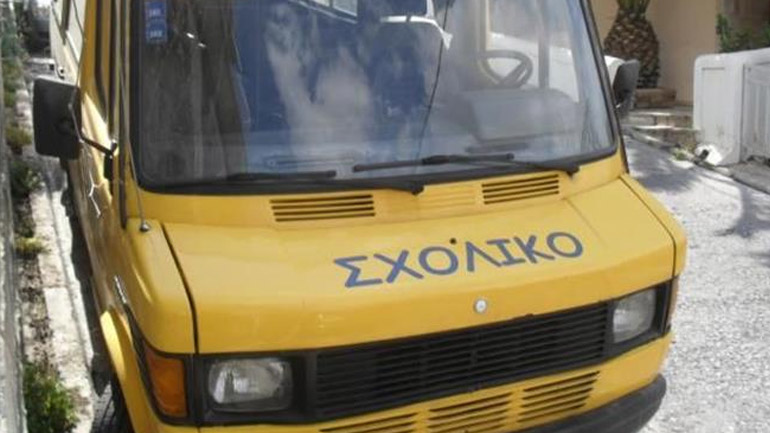 Σύγκρουση σχολικού με αστικό λεωφορείο στην Πετρούπολη