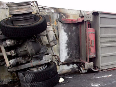 Συνεχίζονται τα προβλήματα στην ΠΑΘΕ λόγω ανατροπής νταλίκας