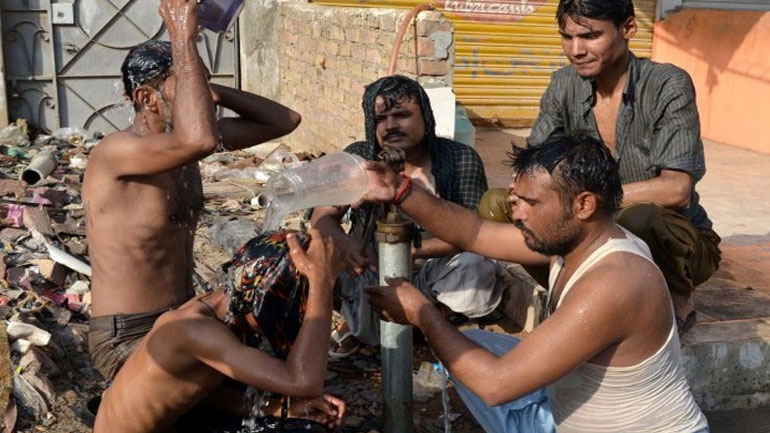 Διακόσιοι νεκροί από το κύμα καύσωνα στο Πακιστάν
