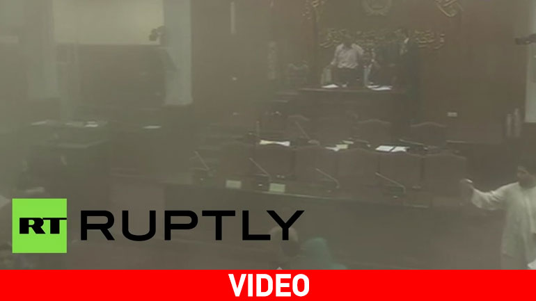 Η στιγμή της έκρηξης έξω από το κοινοβούλιο του Αφγανιστάν