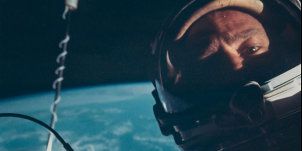 Iστορική selfie στο διάστημα!