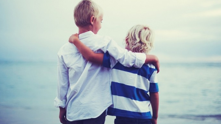 Έρευνα: Το πρωτότοκο παιδί είναι λίγο πιο έξυπνο από τα αδέρφια του