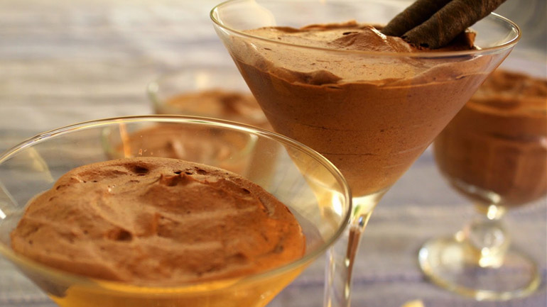 Πεντανόστιμη μους μόκα – σοκολάτα που λιώνει στο στόμα σας