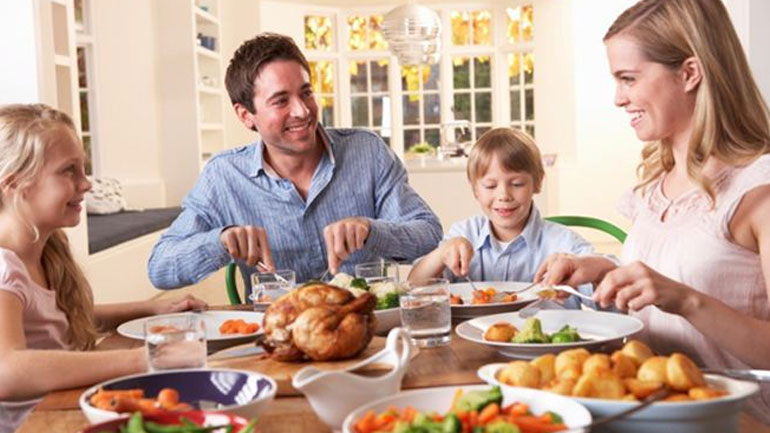 Πόσο καλό κάνει η κουβέντα ανάμεσα στα μέλη της οικογένειας;