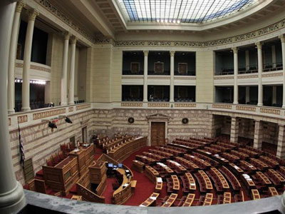 Ακατάσχετο το 40% της κρατικής χρηματοδότησης των κομμάτων