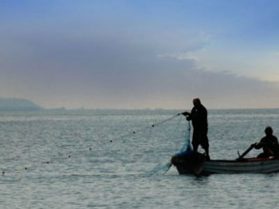 Παρατείνεται η αγωνία για τον αγνοούμενο ψαρά στην Ιερισσό