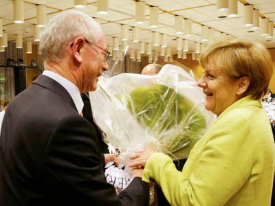 Η Σύνοδος Κορυφής, οι αποφάσεις και η… ανθοδέσμη της Μέρκελ