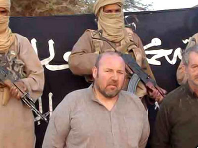 Στο Παρίσι έφτασε ο Γάλλος όμηρος που απελευθερώθηκε από την αλ Κάιντα