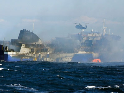 Οι πυροσβέστες εντόπισαν το βασικό μαύρο κουτί του Norman Atlantic