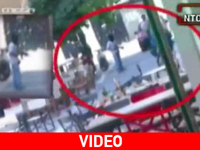 Καρέ-καρέ ληστείες με καλάσνικοφ σε κοσμηματοπωλεία στον Τύρναβο Καρέ-καρέ ληστείες με καλάσνικοφ σε κοσμηματοπωλεία στον Τύρναβο