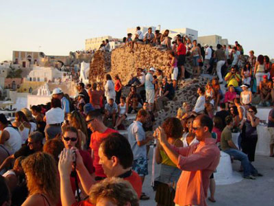 Ο ελληνικός τουρισμός σπάει όλα τα ρεκόρ