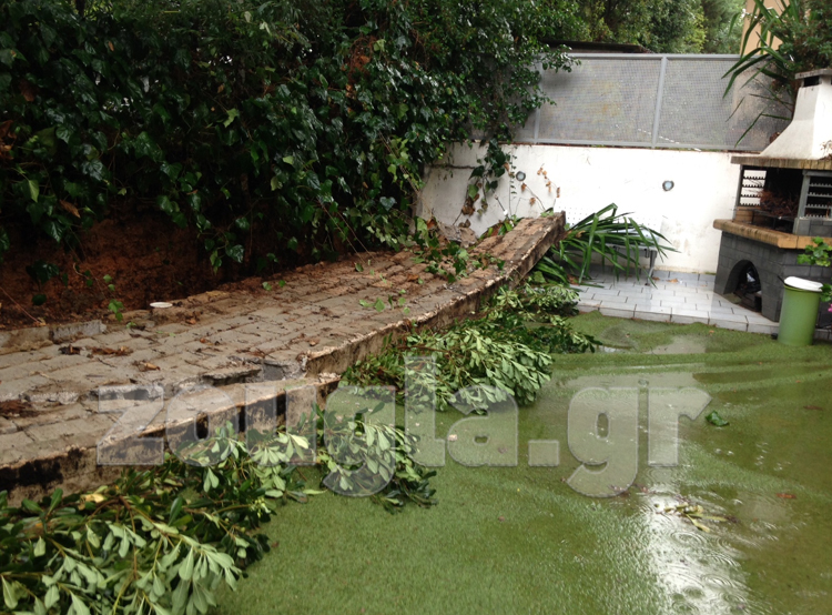 Κατέρρευσε τοιχίο σε σπίτι στην Κηφισιά