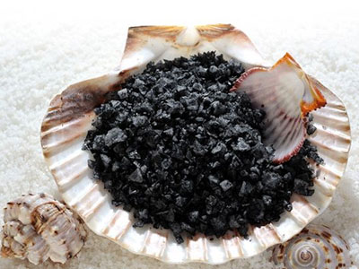 Μαύρο αλάτι: Το μαγικό μυστικό για λαμπερό δέρμα