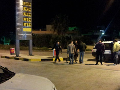 Εισέβαλαν σε βενζινάδικο με όπλα