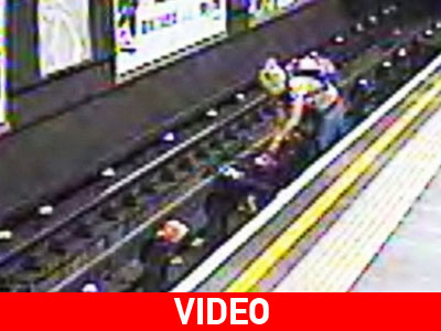 Μωρό σε καρότσι έπεσε σε ράγες τρένου