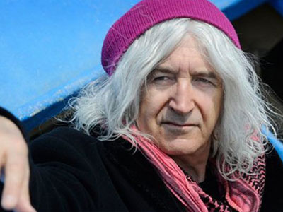 «Έφυγε» από τη ζωή η μητέρα του Νίκου Καρβέλα