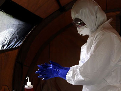 Κουβανός ιατρός προσβλήθηκε από έμπολα