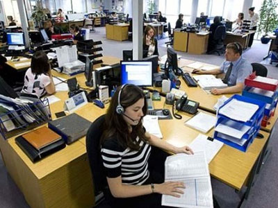 Προς απόλυση 6.500 δημόσιοι υπάλληλοι κατ’ απαίτηση της τρόικας