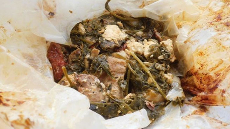 Χοιρινό στη λαδόκολλα