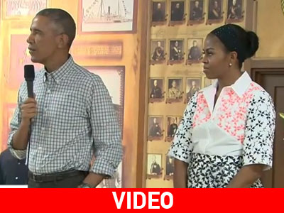 Χαβάη: Bάση πεζοναυτών επισκέφθηκε το ζεύγος Ομπάμα τα Χριστούγεννα Χαβάη: Bάση πεζοναυτών επισκέφθηκε το ζεύγος Ομπάμα τα Χριστούγεννα