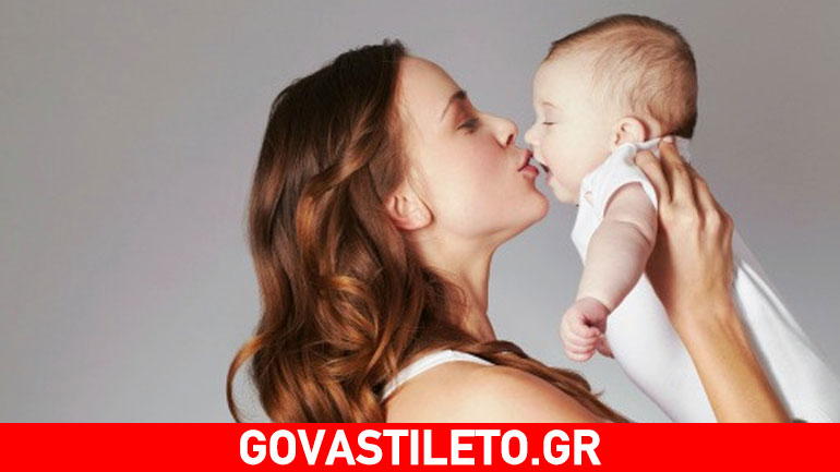 Όταν η μαμά φιλάει στο στόμα το παιδί της