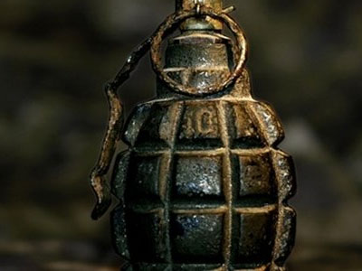 Πανικός στο Κιλκίς: Βγήκε στο μπαλκόνι με χειροβομβίδα