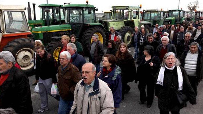 Λαρισαίοι αγρότες διαμαρτυρήθηκαν κατά της «φοροληστείας»