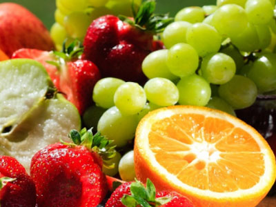 Δωρεάν διανομή φρούτων στον Πειραιά