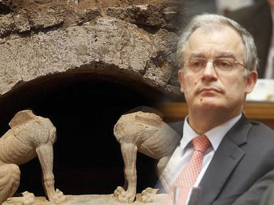 Τασούλας: Στα χέρια της επιστήμης η αποκάλυψη του «ενοίκου» του τάφου