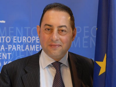 Ευρωσοσιαλιστές: «Ξεκάθαρο μήνυμα κατά της λιτότητας»