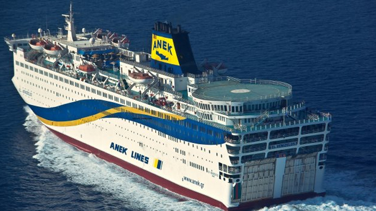 Στη Μυτιλήνη το «Ελ. Βενιζέλος» – Στον Πειραιά το «Tera Jet» με 1.742 πρόσφυγες