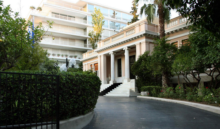 Τα Μαξίμου διαψεύδει τα περί αιτήματος έκτακτης συνάντησης με τον Γιούνκερ