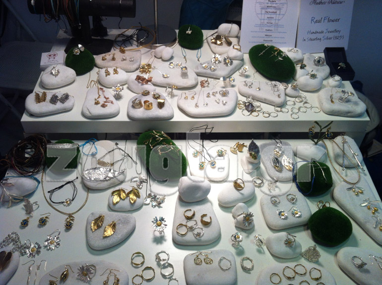 Kοσμήματα με 'πρώτη ύλη' αληθινά φυτά!