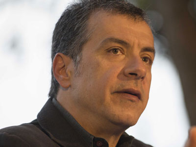 Επαφές Θεοδωράκη με Σουλτς-Αβραμόπουλο στις Βρυξέλλες Επαφές Θεοδωράκη με Σουλτς-Αβραμόπουλο στις Βρυξέλλες