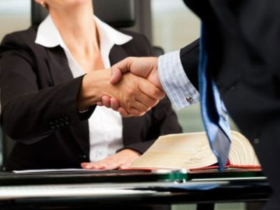 Σύντομα οι προσλήψεις εποχικών υπαλλήλων