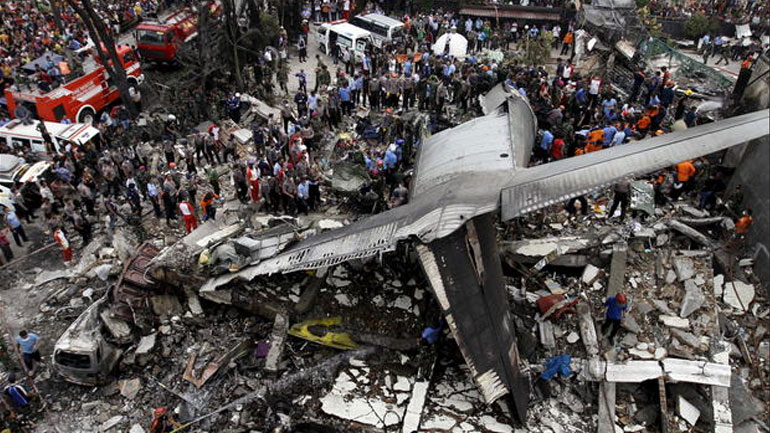 Τραγωδία στην Ινδονησία: Το C-130 ενδεχομένως παρουσίασε βλάβη στον κινητήρα