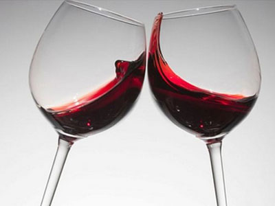 Το κόκκινο κρασί μας αδυνατίζει