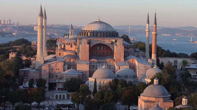 «Η Αγιά Σοφιά κρύβει θησαυρό» υποστηρίζει Τούρκος πανεπιστημιακός