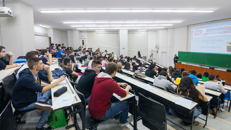 Ομοσπονδία Πολυτέκνων: Ανεφάρμοστη η απόφαση για τις μετεγγραφές