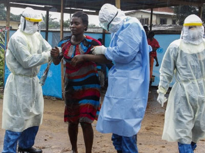 ΠΟΥ: Αναθεώρηση προς τα κάτω για τα θύματα του Έμπολα