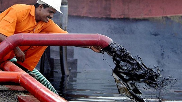 Στα υψηλότερα επίπεδα του έτους η τιμή του πετρελαίου