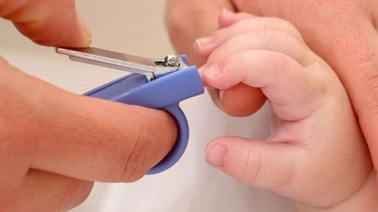 Συμβουλές για σωστό κόψιμο νυχιών του μωρού