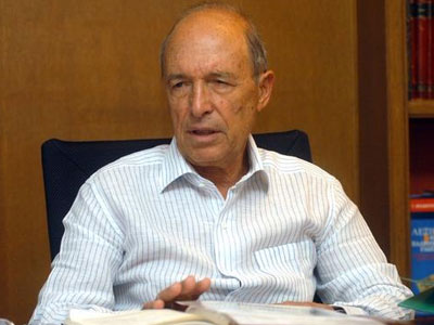 Σχόλιο-παρέμβαση του Κώστα Σημίτη με αφορμή την εκλογική αναμέτρηση