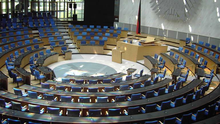 Την Τετάρτη αποφασίζει η Bundestang για το τρίτο μνημόνιο Την Τετάρτη αποφασίζει η Bundestang για το τρίτο μνημόνιο