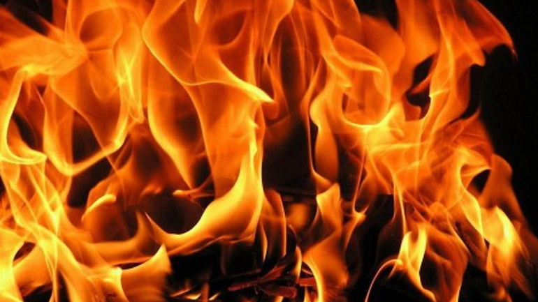 Άνδρας αυτοπυρπολήθηκε στον Πειραιά