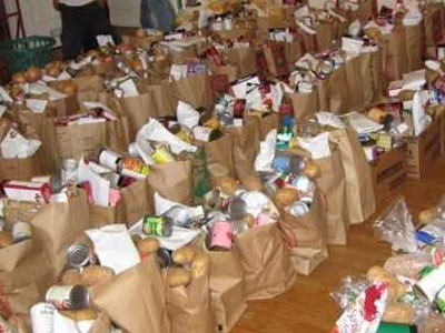 Πληρώνουν με τρόφιμα για να παρακολουθήσουν συναυλία