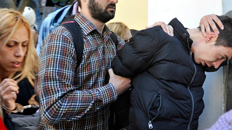 Στο δικαστήριο για υπόθεση ναρκωτικών ο πατέρας της Άννυ