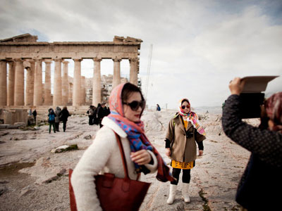 «Το προεκλογικό κλίμα προκαλεί αναταραχή στην ελληνική τουριστική βιομηχανία»