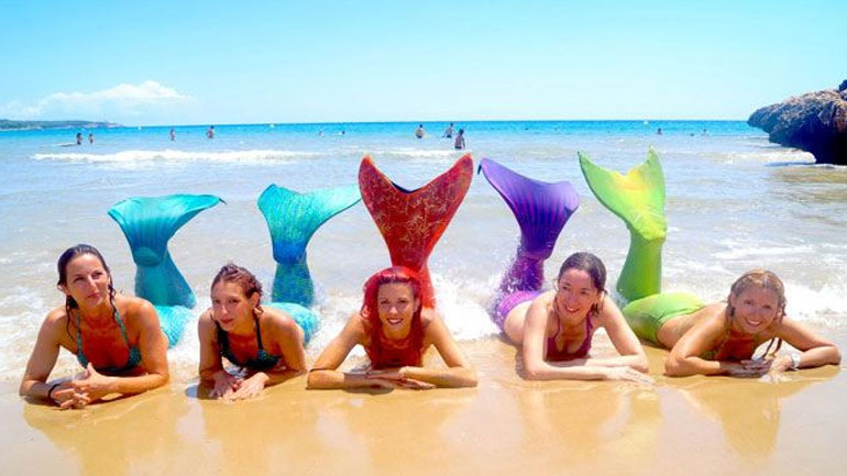 Κολυμπείστε όπως οι γοργόνες για τέλειο κορμί