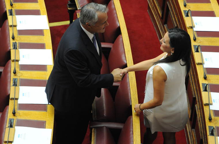 Θερμή χειραψία Βορίδη-Κεφαλογιάννη